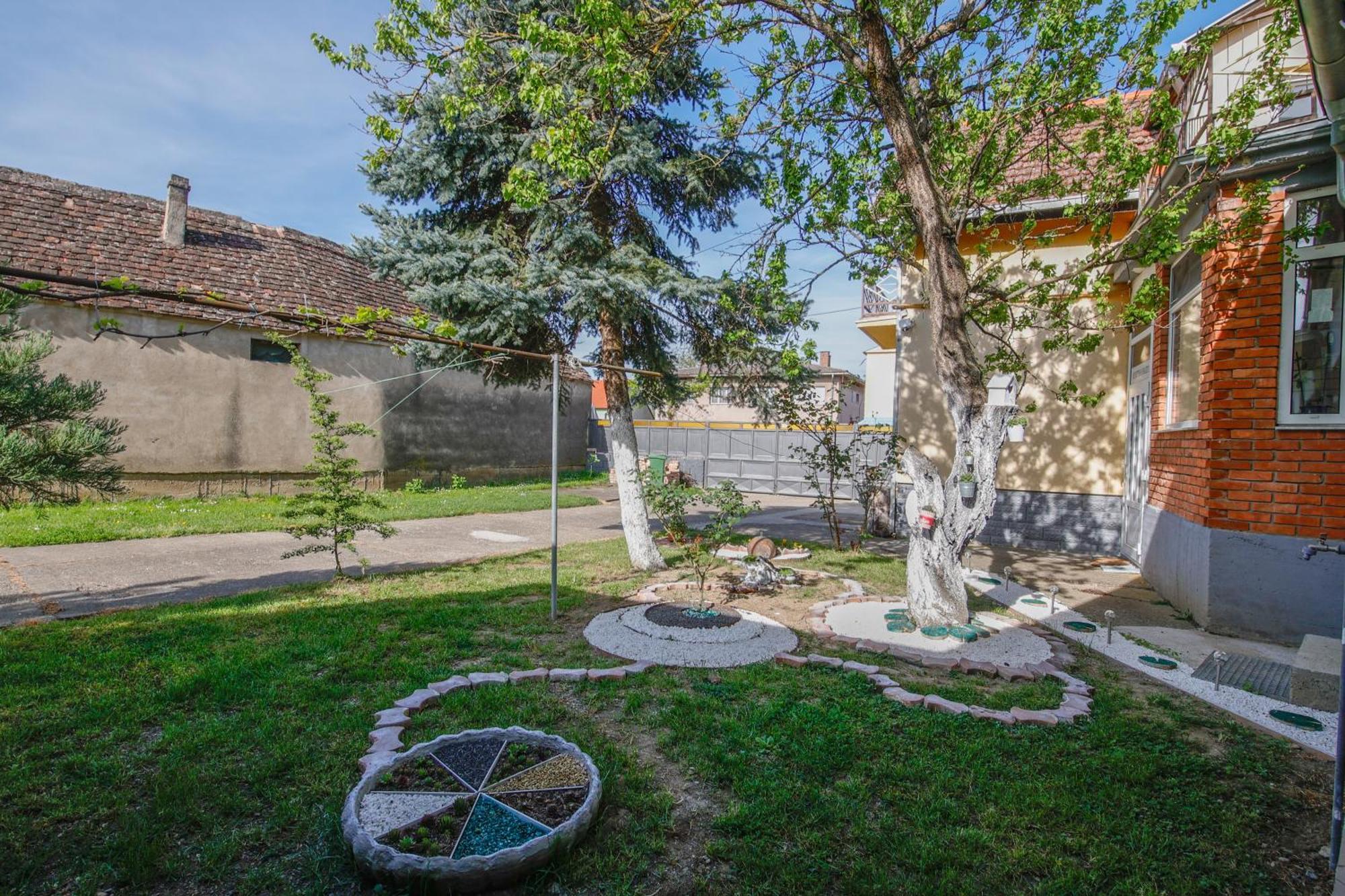Apartman Marta I Soba Maja Gradiste ภายนอก รูปภาพ