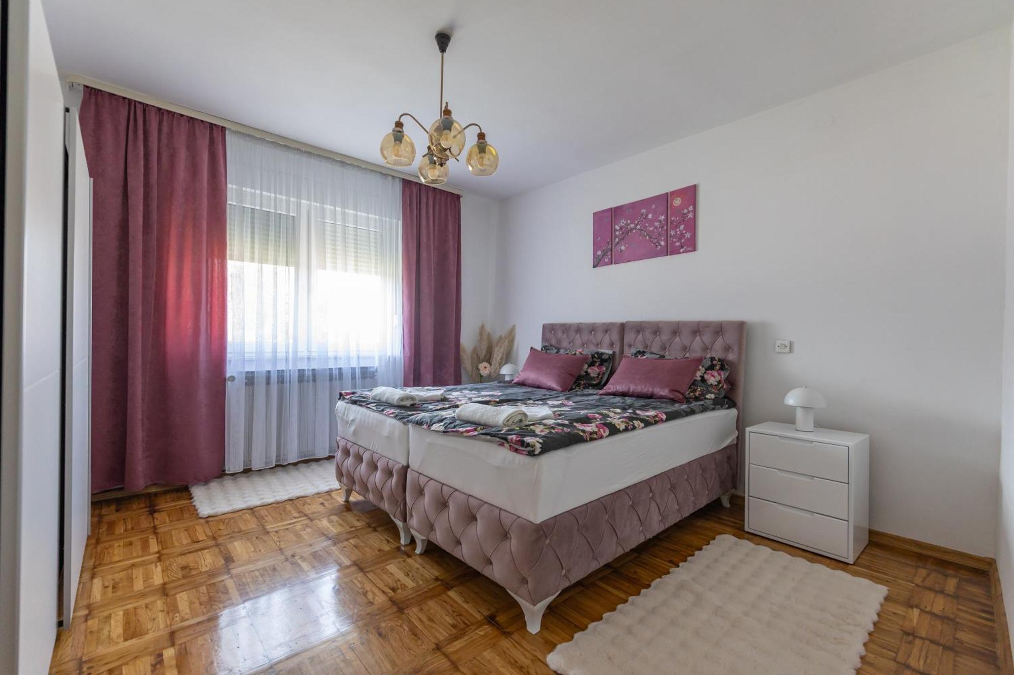 Apartman Marta I Soba Maja Gradiste ภายนอก รูปภาพ