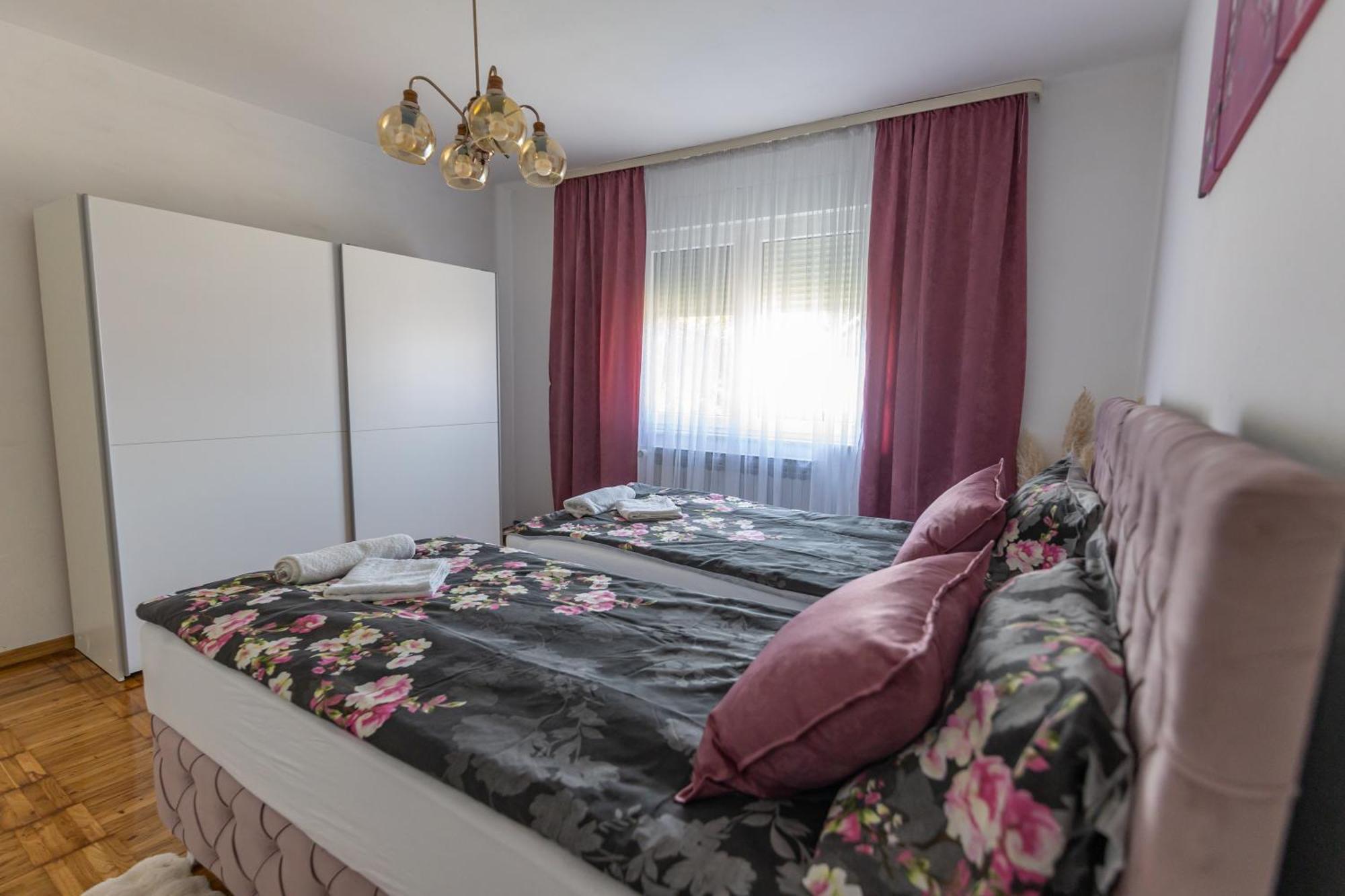 Apartman Marta I Soba Maja Gradiste ภายนอก รูปภาพ